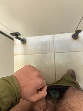 Snapshot of c2c3finm chatting on 03/05/26, 01:18 c2c3finm online show from 03/05/26, 01:18