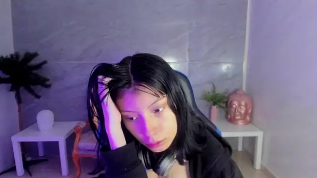 verana s online show from 10/28/25, 08:00