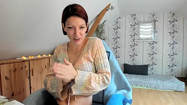 Snapshot of Axunamun chatting on 10/06/25, 07:28 Axunamun online show from 10/06/25, 07:28