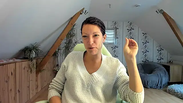 Snapshot of Axunamun chatting on 11/18/25, 08:08 Axunamun online show from 11/18/25, 08:08