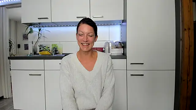 Snapshot of Axunamun chatting on 11/24/25, 08:47 Axunamun online show from 11/24/25, 08:47