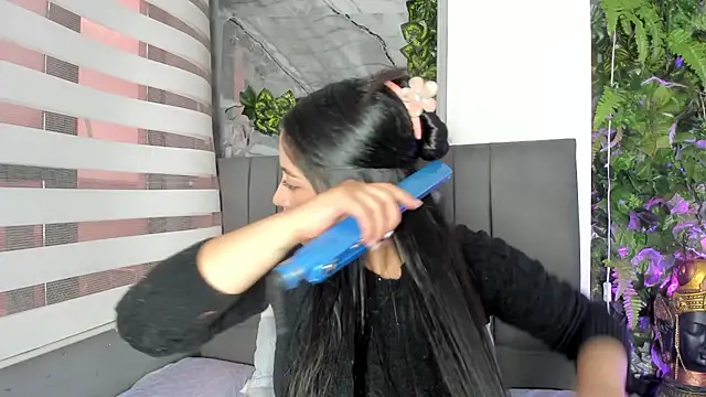 vela-kimm online show from 12/17/25, 07:31