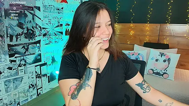 Snapshot of hanna_kimura chatting on 09/26/25, 07:51 hanna kimura online show from 09/26/25, 07:51