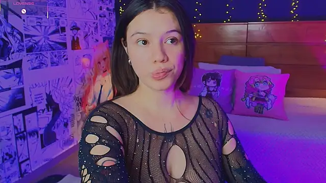 Snapshot of hanna_kimura chatting on 11/19/25, 08:20 hanna kimura online show from 11/19/25, 08:20