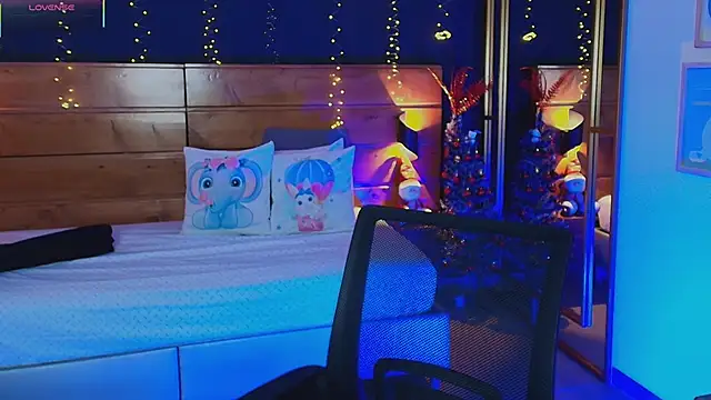 Snapshot of hanna_kimura chatting on 11/24/25, 07:35 hanna kimura online show from 11/24/25, 07:35