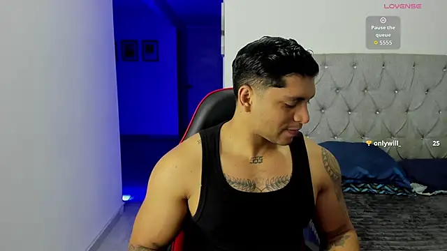 Snapshot of Nicolasmontoya16 chatting on 10/31/25, 04:24 Nicolasmontoya16 online show from 10/31/25, 04:24