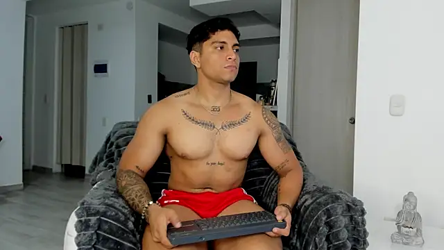 Snapshot of Nicolasmontoya16 chatting on 12/04/25, 05:17 Nicolasmontoya16 online show from 12/04/25, 05:17