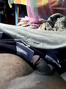 Snapshot of m11a2f3a4z5 chatting on 02/15/26, 12:25 m11a2f3a4z5 online show from 02/15/26, 12:25