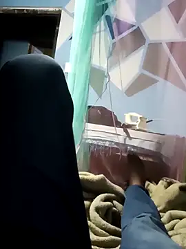 Snapshot of m11a2f3a4z5 chatting on 03/06/26, 02:24 m11a2f3a4z5 online show from 03/06/26, 02:24