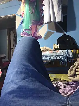 Snapshot of m11a2f3a4z5 chatting on 04/02/26, 12:14 m11a2f3a4z5 online show from 04/02/26, 12:14