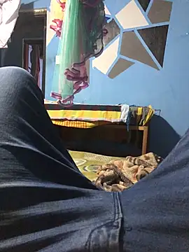 Snapshot of m11a2f3a4z5 chatting on 04/09/26, 02:33 m11a2f3a4z5 online show from 04/09/26, 02:33