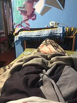 Snapshot of m11a2f3a4z5 chatting on 04/10/26, 02:22 m11a2f3a4z5 online show from 04/10/26, 02:22