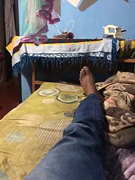 Snapshot of m11a2f3a4z5 chatting on 04/11/26, 01:59 m11a2f3a4z5 online show from 04/11/26, 01:59