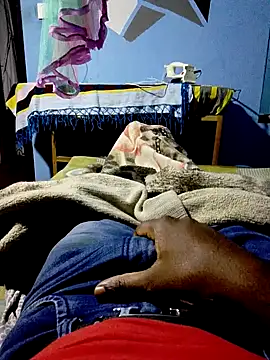 Snapshot of m11a2f3a4z5 chatting on 04/13/26, 06:02 m11a2f3a4z5 online show from 04/13/26, 06:02