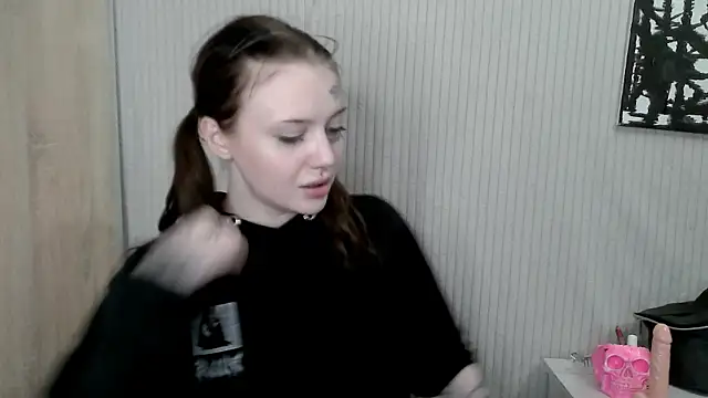 Snapshot of eva_sunshine_blue_eyes chatting on 07/12/26, 06:43 eva sunshine blue eyes online show from 07/12/26, 06:43