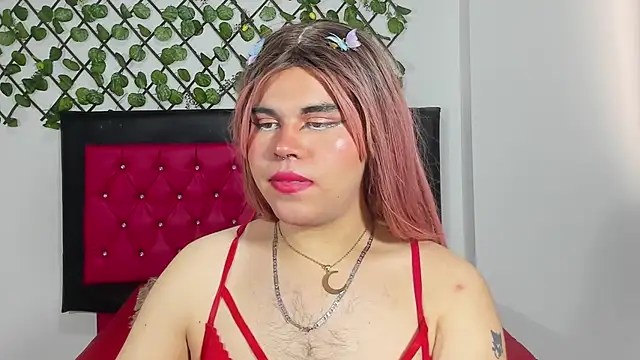 Snapshot of Lady_Evelynn chatting on 10/08/25, 08:17 Lady Evelynn online show from 10/08/25, 08:17