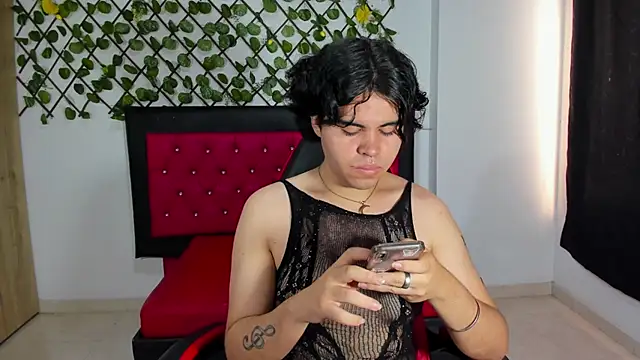 Snapshot of Lady_Evelynn chatting on 10/22/25, 07:46 Lady Evelynn online show from 10/22/25, 07:46