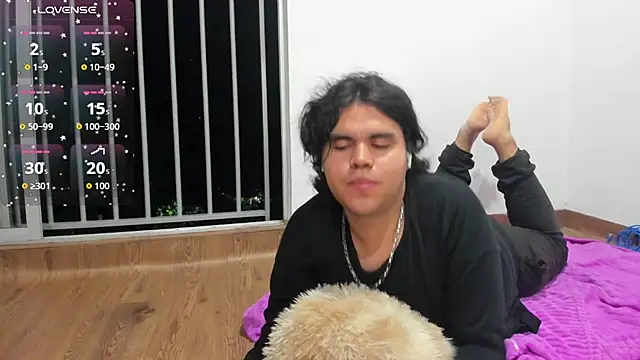 Snapshot of Lady_Evelynn chatting on 12/05/25, 12:52 Lady Evelynn online show from 12/05/25, 12:52