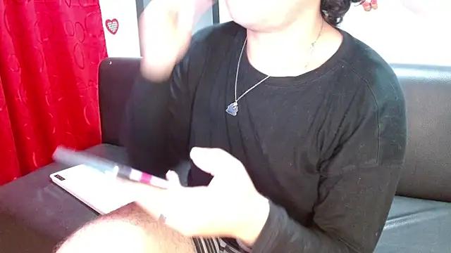 Snapshot of Lady_Evelynn chatting on 12/15/25, 11:42 Lady Evelynn online show from 12/15/25, 11:42