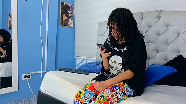 Emily J18 online show from 09/12/25, 05:02