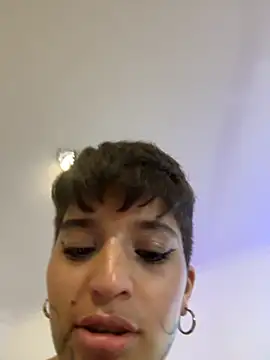 Snapshot of DayanaDG chatting on 11/21/25, 11:03 DayanaDG online show from 11/21/25, 11:03