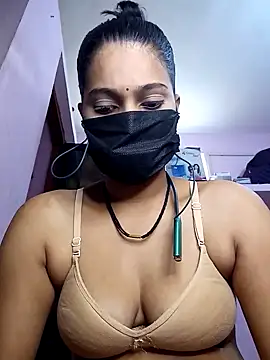 Snapshot of 3USHA chatting on 10/04/25, 10:46 3USHA online show from 10/04/25, 10:46