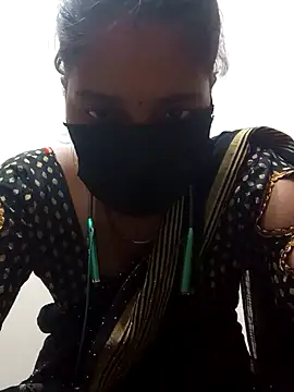 Snapshot of 3USHA chatting on 10/24/25, 03:52 3USHA online show from 10/24/25, 03:52