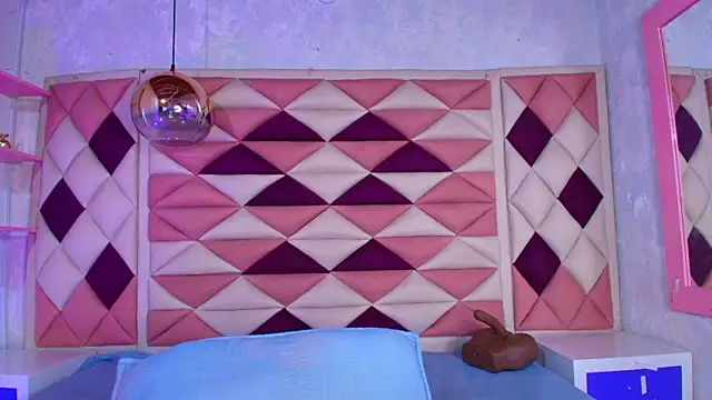 valecastro  online show from 09/12/25, 07:25