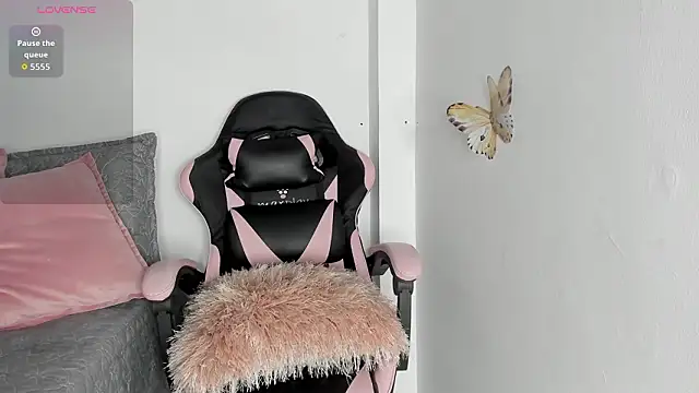 Snapshot of mari-ross chatting on 03/13/26, 02:07 mari-ross online show from 03/13/26, 02:07