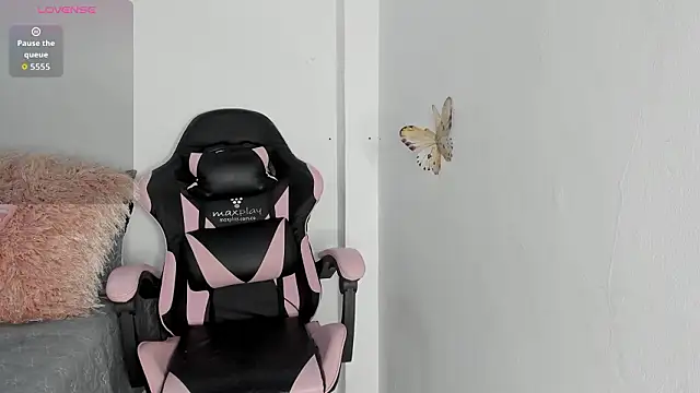 Snapshot of mari-ross chatting on 03/18/26, 01:42 mari-ross online show from 03/18/26, 01:42