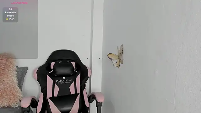 Snapshot of mari-ross chatting on 03/20/26, 02:16 mari-ross online show from 03/20/26, 02:16