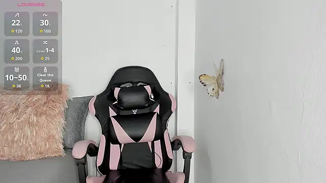 Snapshot of mari-ross chatting on 03/26/26, 02:06 mari-ross online show from 03/26/26, 02:06