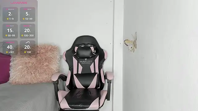 Snapshot of mari-ross chatting on 04/21/26, 02:04 mari-ross online show from 04/21/26, 02:04