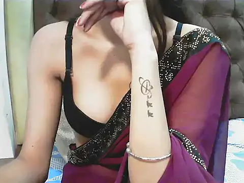 elize   online show from 09/23/25, 02:14