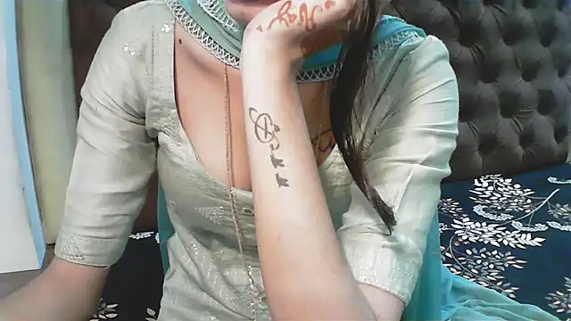 elize   online show from 10/10/25, 02:21