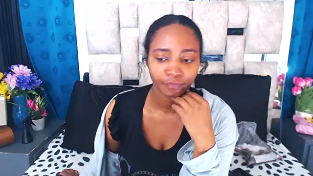 Snapshot of AmbarSmit chatting on 09/18/25, 04:25 AmbarSmit online show from 09/18/25, 04:25