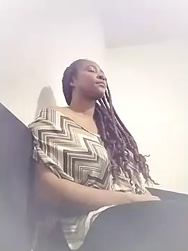 Snapshot of AmbarSmit chatting on 10/08/25, 11:57 AmbarSmit online show from 10/08/25, 11:57