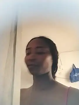 Snapshot of AmbarSmit chatting on 10/12/25, 07:57 AmbarSmit online show from 10/12/25, 07:57