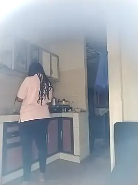 Snapshot of AmbarSmit chatting on 10/20/25, 06:52 AmbarSmit online show from 10/20/25, 06:52