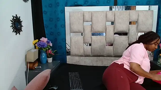 Snapshot of AmbarSmit chatting on 11/01/25, 07:05 AmbarSmit online show from 11/01/25, 07:05