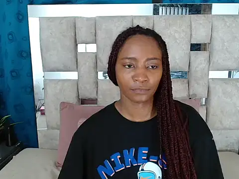 Snapshot of AmbarSmit chatting on 11/20/25, 07:35 AmbarSmit online show from 11/20/25, 07:35