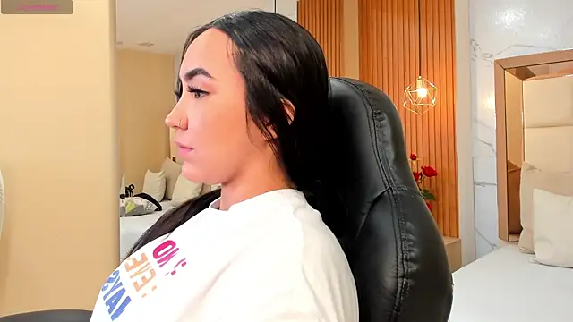 julieta rosee online show from 11/25/25, 09:48