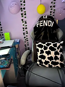 Purple2StayThnxx online show from 09/08/25, 09:58