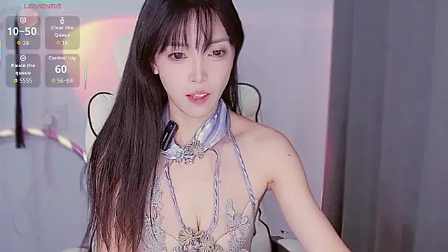 Snapshot of XiaoNana_ chatting on 11/11/25, 09:53 XiaoNana online show from 11/11/25, 09:53