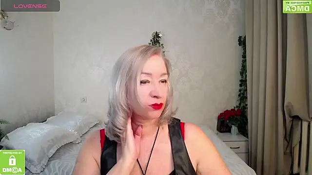 hunters woman online show from 03/18/26, 05:05