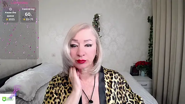 hunters woman online show from 05/11/26, 07:00