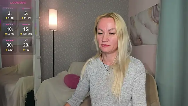 KiraSun online show from 11/06/25, 12:06