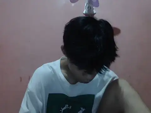 Snapshot of Kyoshi_19 chatting on 10/31/25, 04:08 Kyoshi 19 online show from 10/31/25, 04:08