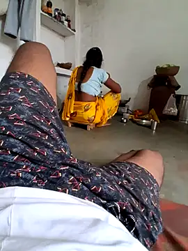 RAYI Queen 3 online show from 10/28/25, 03:10