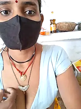 RAYI Queen 3 online show from 11/10/25, 03:49